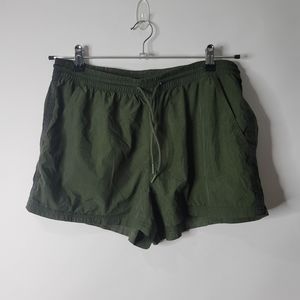 Athleta Expedition Shorts Size 6